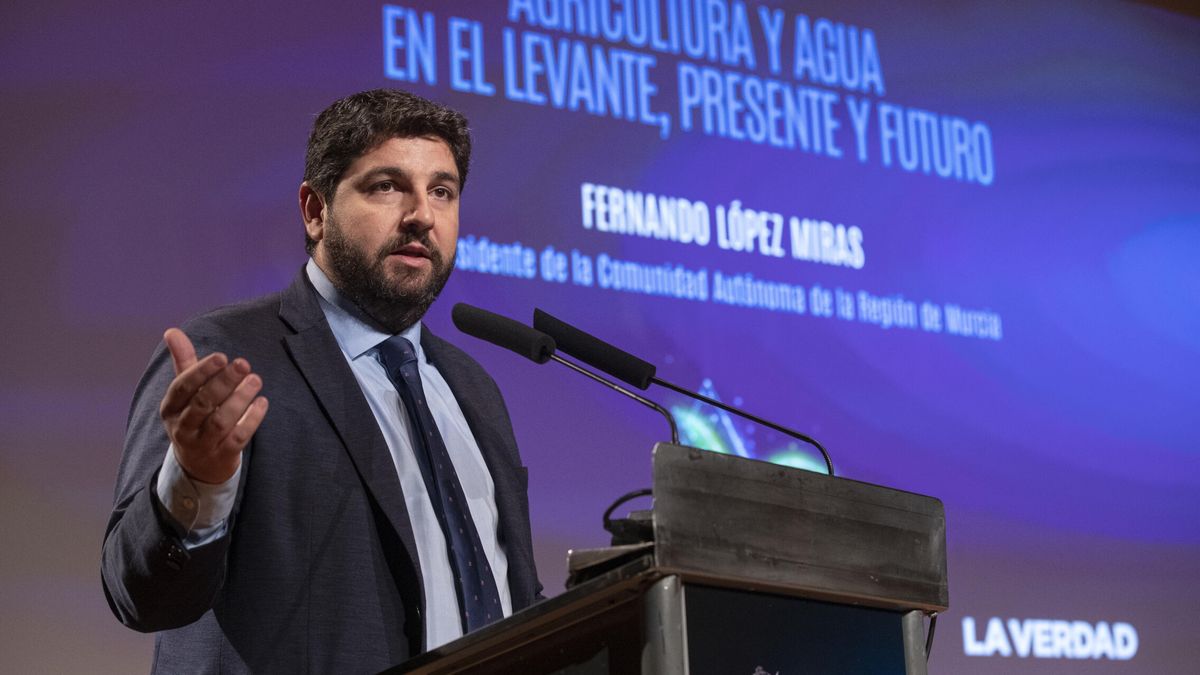 Vox condiciona su apoyo a López Miras a la derogación de la ley del Mar Menor
