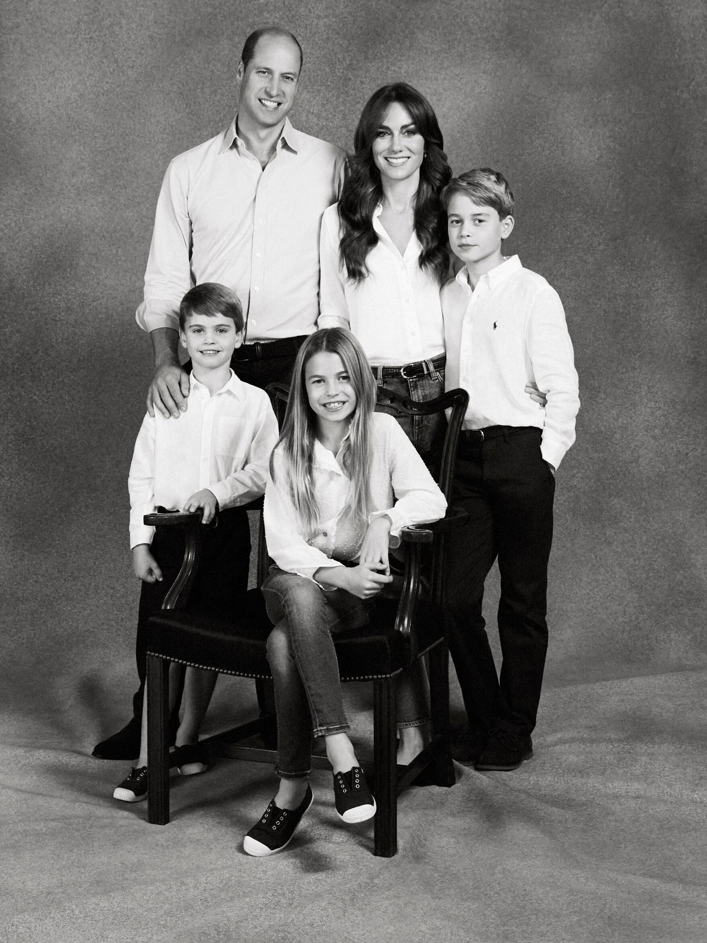 Los príncipes de Gales, junto a sus tres hijos. (Reuters)