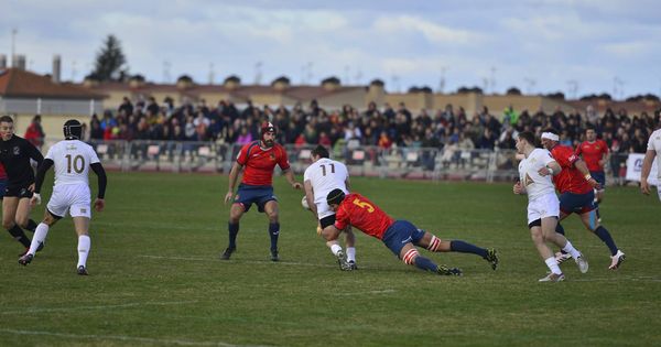 Foto: Más de 7.000 espectadores presenciaron el partido en Medina del Campo (Foto: Federación Española de Rugby)