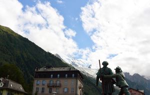 'El Confidencial', a la cima del Mont Blanc: los conquistadores de lo inútil
