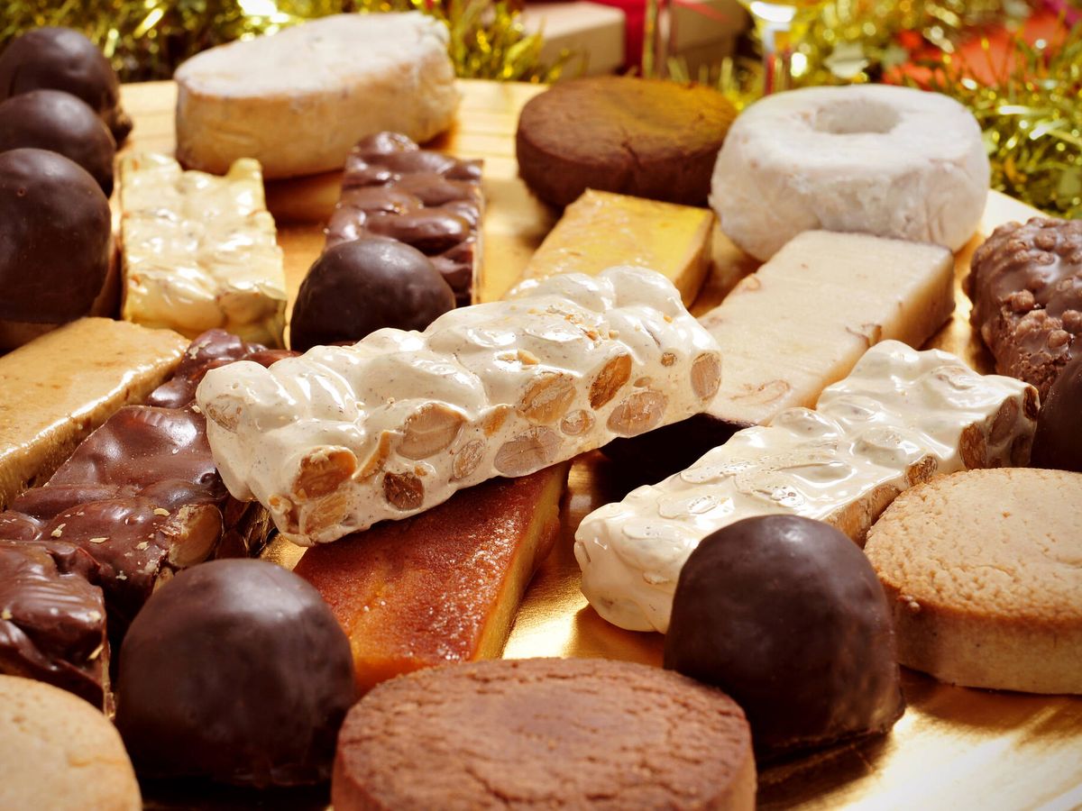Foto: Los dulces navideños más consumidos son los turrones, mazapanes y polvorones. (iStock)