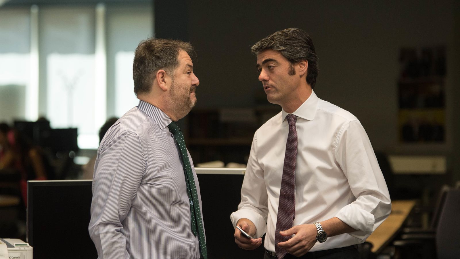 Foto: Bieito Rubido y Luis Enríquez, director de 'ABC' y consejero delegado de Vocento. (Pablo López Learte)