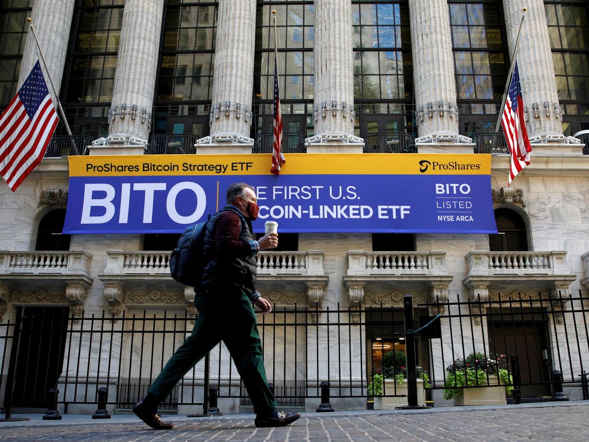 Foto: Fachada de Wall Street publicitando el ETF de ProShares. (Reuters)