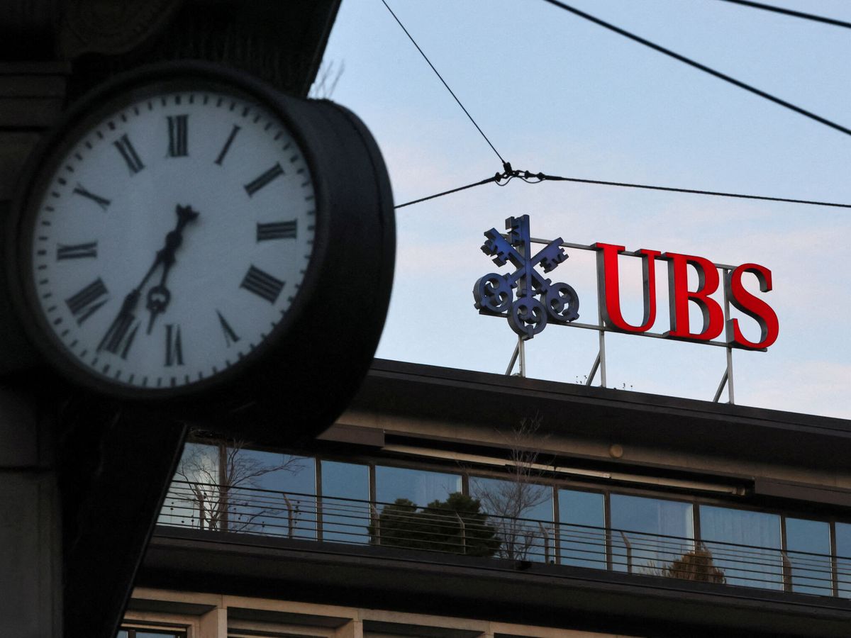Foto: Logo de UBS en su sede en Zúrich. (Reuters/Denis Balibouse)