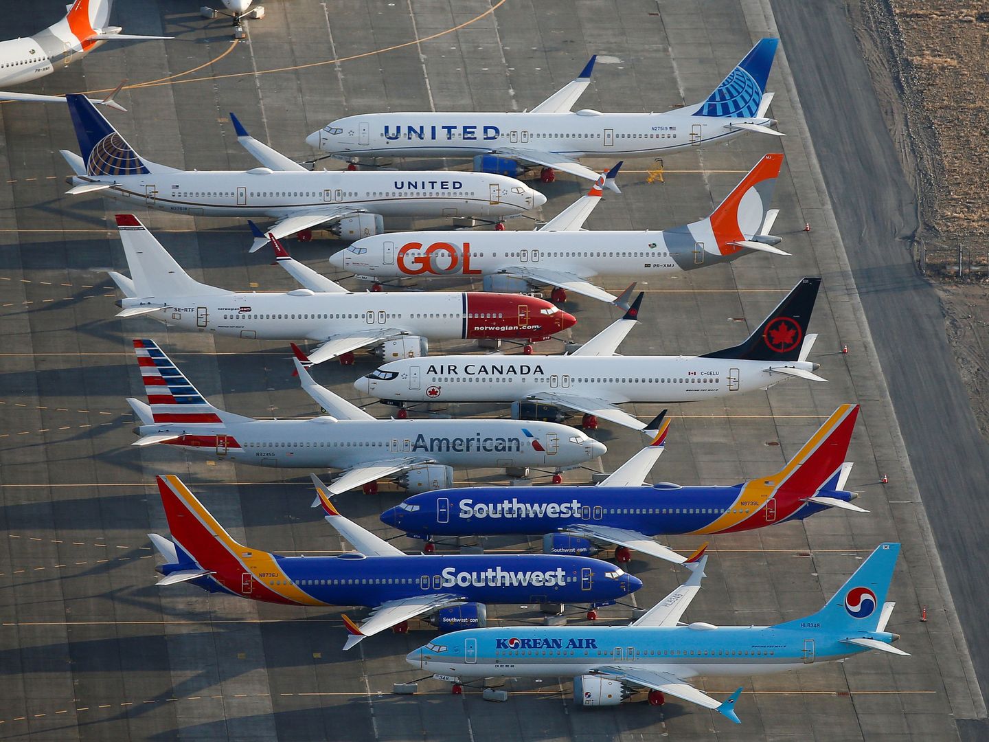 Varios Boeing 737, de distintas compañías, en el Grant County International Airport de Moses Lake, en Washington. (Reuters)