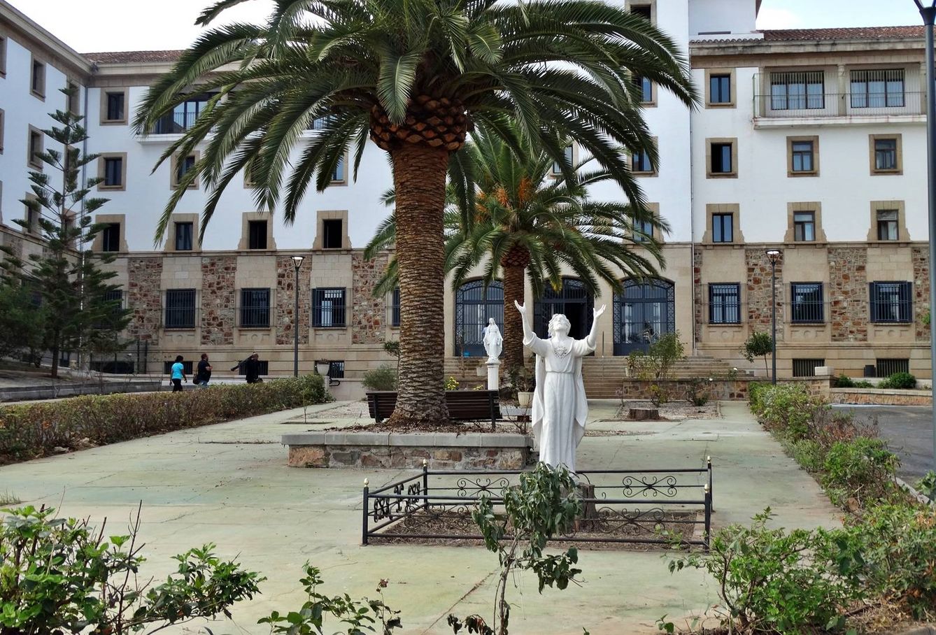 Fachada exterior del Seminario Diocesano de Coria-Cáceres. (tusemanasanta.com)