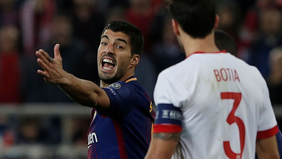 Luis Suárez, al borde de un ataque de nervios con malos gestos, aspavientos y sin gol