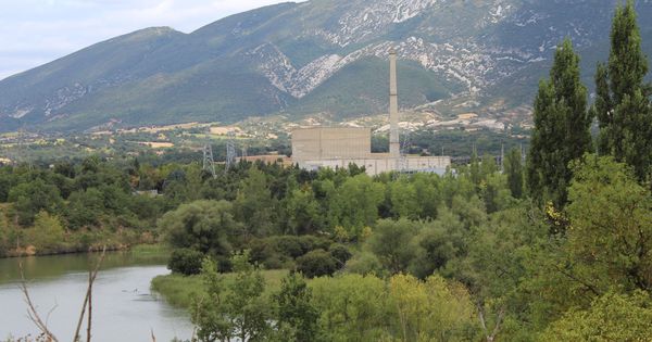Foto: La central nuclear de Santa María de Garoña, ubicada junto al río Ebro en el municipio burgalés de Valle de Tobalina.