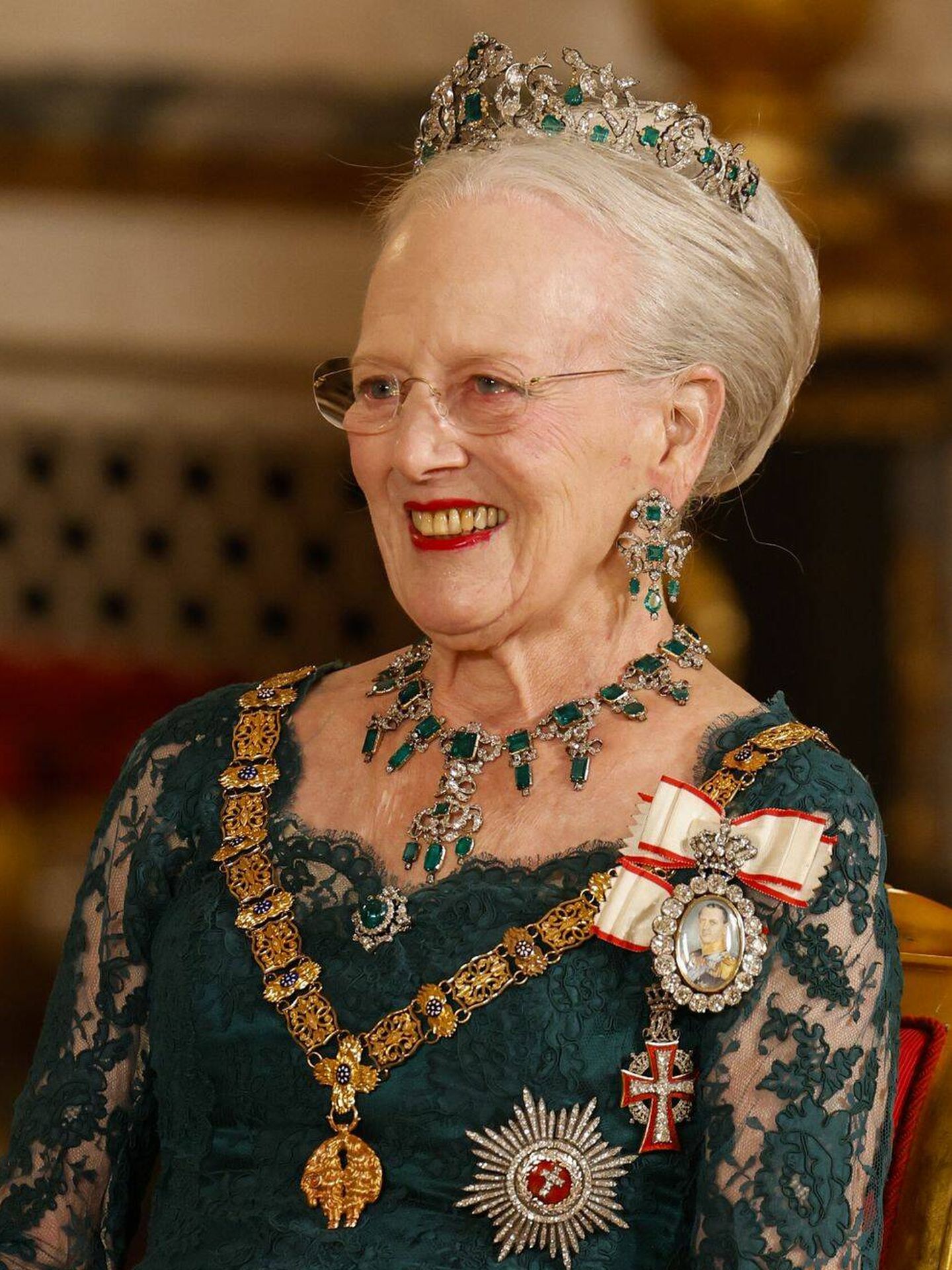 Margarita de Dinamarca con la tiara Rosenborg. (EFE)