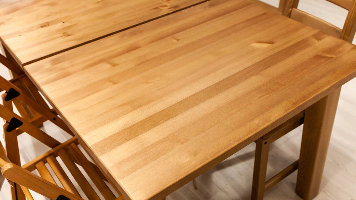 Cuatro trucos para que desaparezcan los rayones de tus muebles de madera