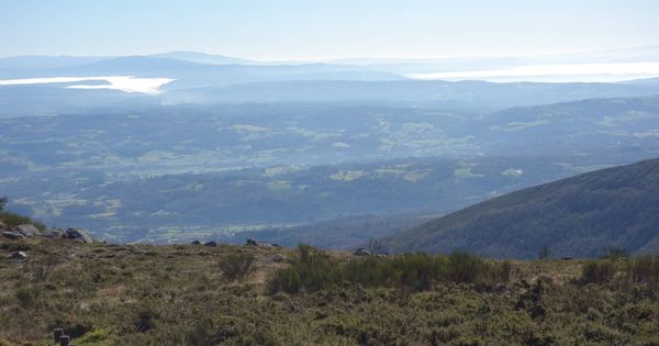 Foto: Vista general de un monte en Ourense. (Wikimedia Commons)