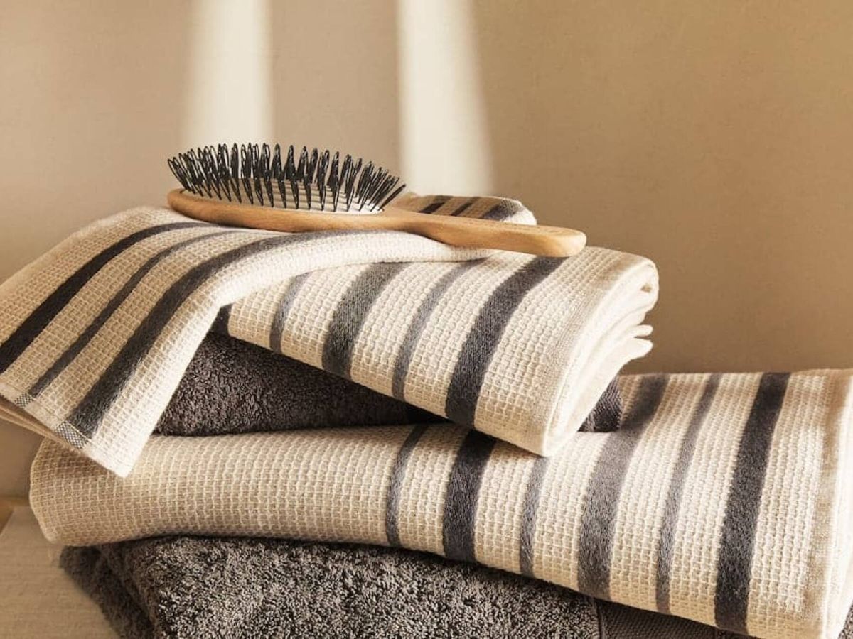 Foto: Toallas y textiles de baño en las rebajas de Zara Home y HyM Home. (Cortesía/Zara Home)