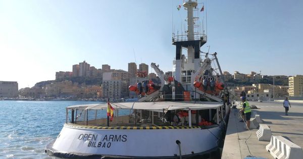 Foto: Embarcación del Open Arms en Sicilia. (EFE)