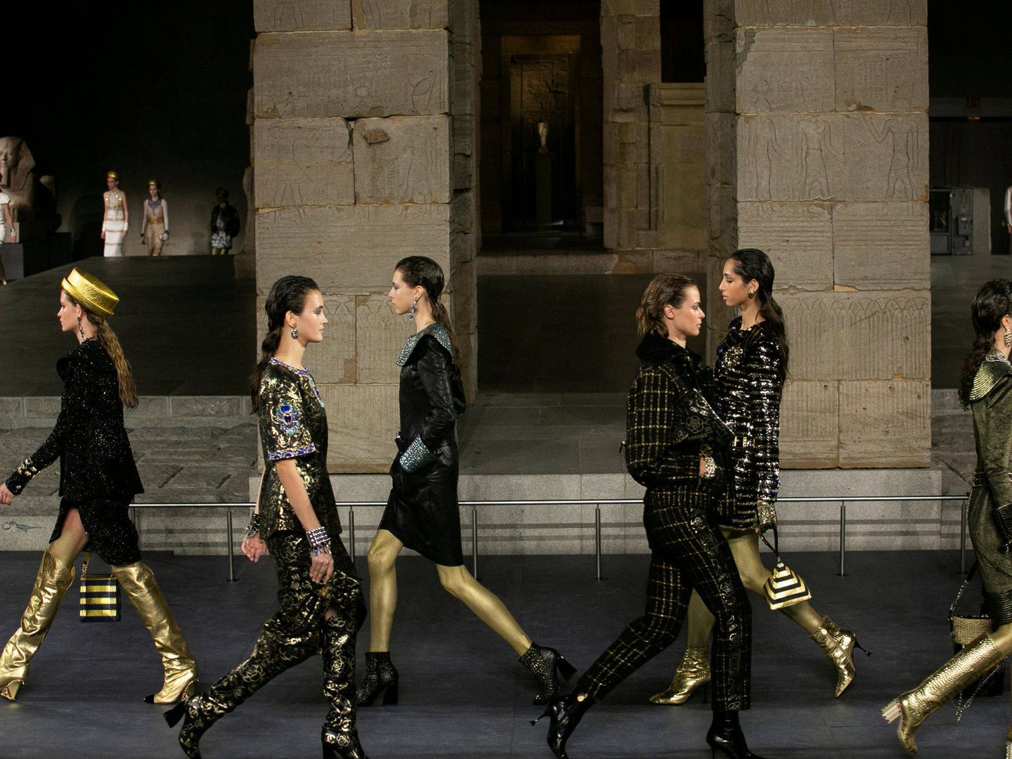 El desfile Métiers d'Art de Chanel donde se presentaron estas botas. (Reuters)
