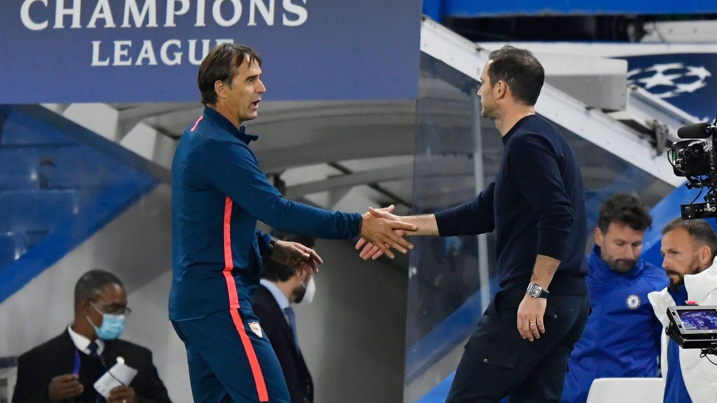 Lopetegui y Lampard, durante el tradicional saludo de entrenadores. (Reuters)