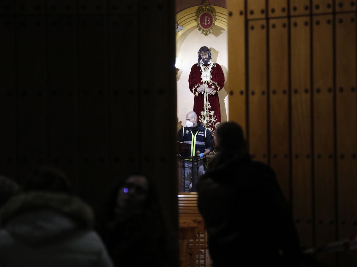 Foto: En la foto, la Parroquia de San Isidro, en la que ha sido apuñalado al sacerdote Antonio Rodríguez. (EFE/A. Carrasco Ragel)