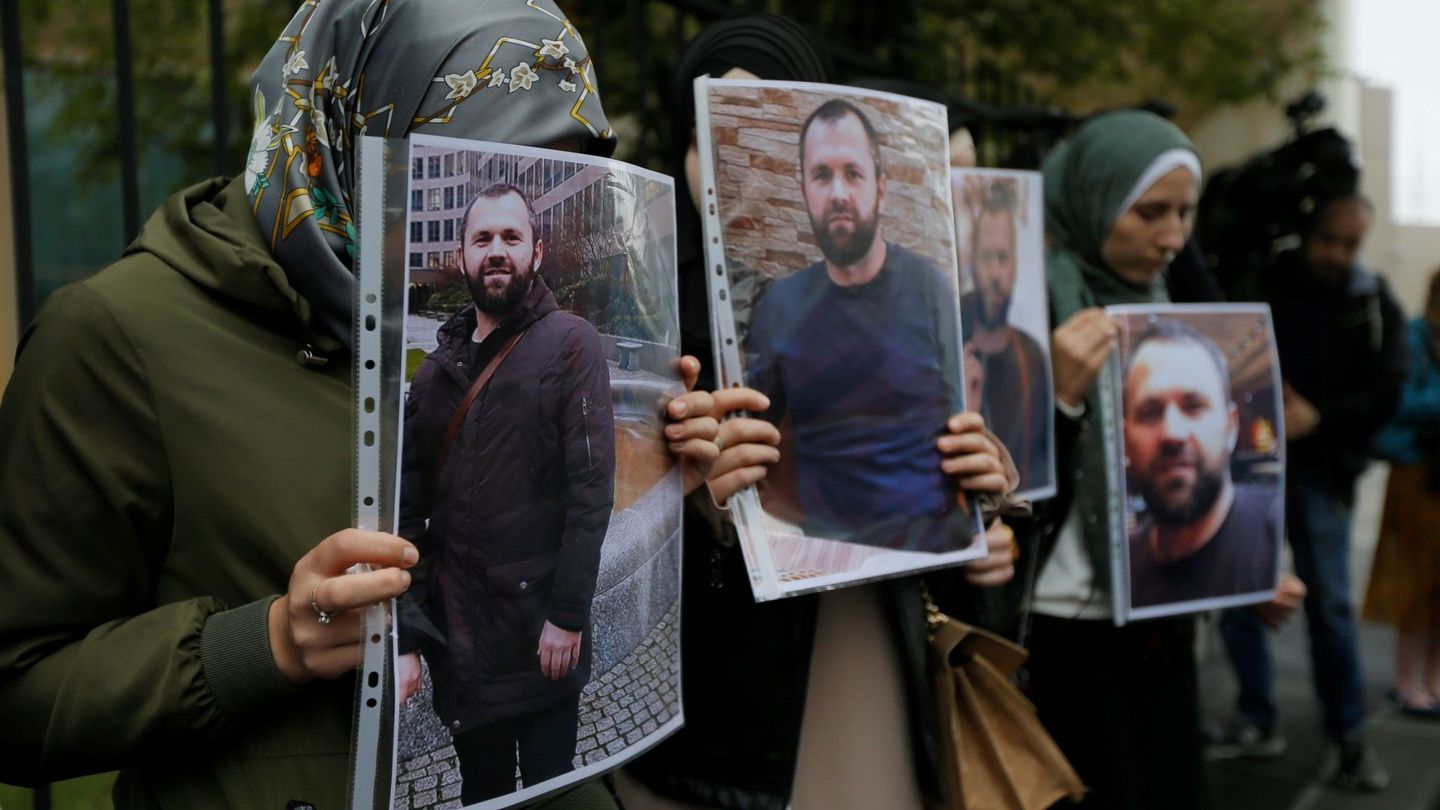 Una protesta por el asesinato de Zelimkhan Khangoshvili en Georgia. (EFE)