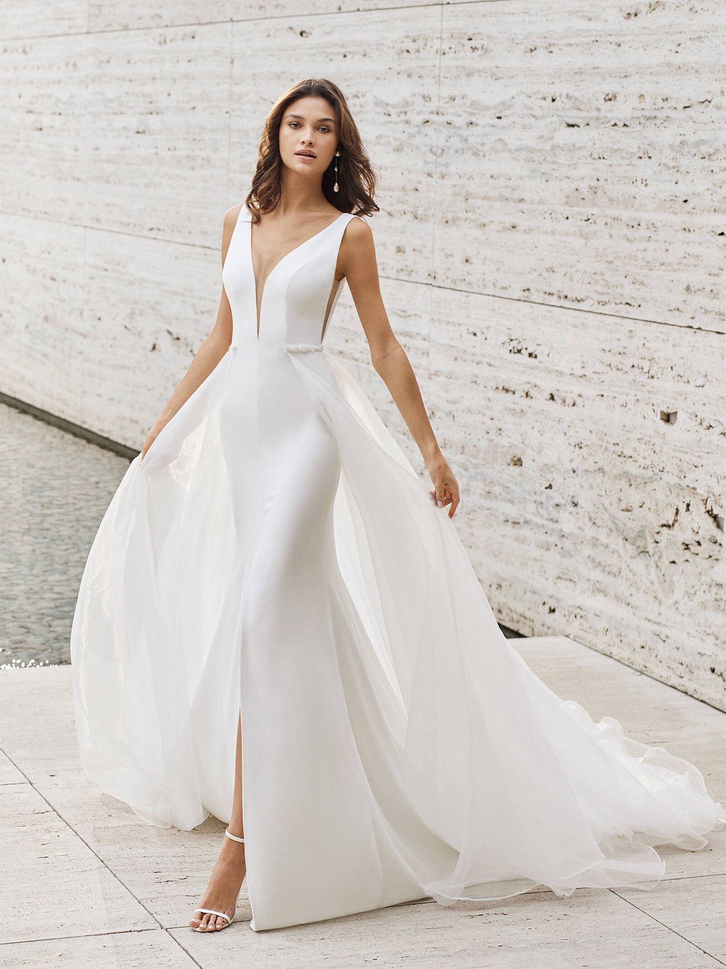 entrada Ir al circuito Goteo 5 impresionantes vestidos de novia de la nueva colección 2022 de Rosa Clará