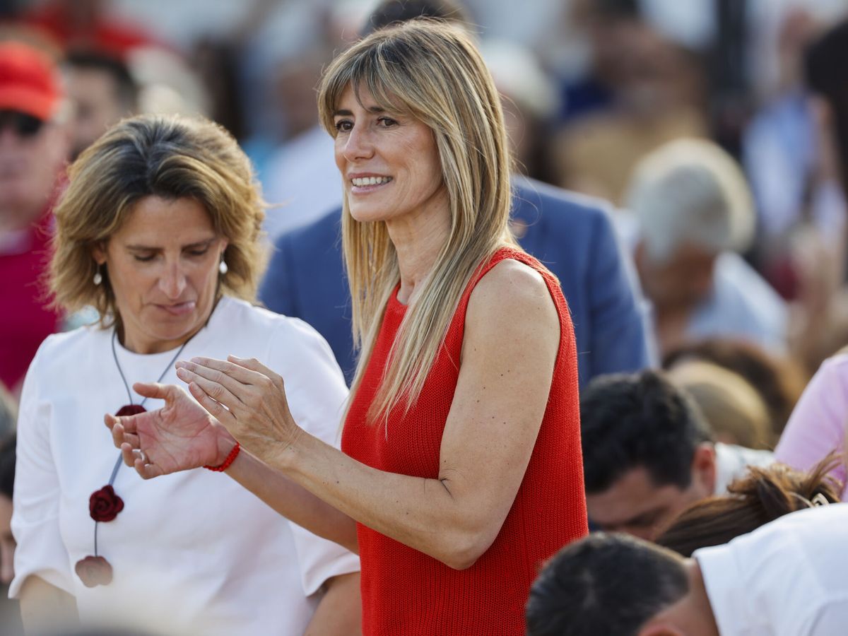 Foto: Begoña Gómez, mujer del presidente del Gobierno, Pedro Sánchez, en Benalmádena, Málaga. (EFE/Jorge Zapata)