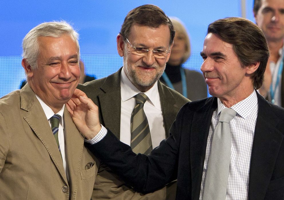 Foto: José María Aznar (d), Javier Arenas (i) y Mariano Rajoy. (Efe)