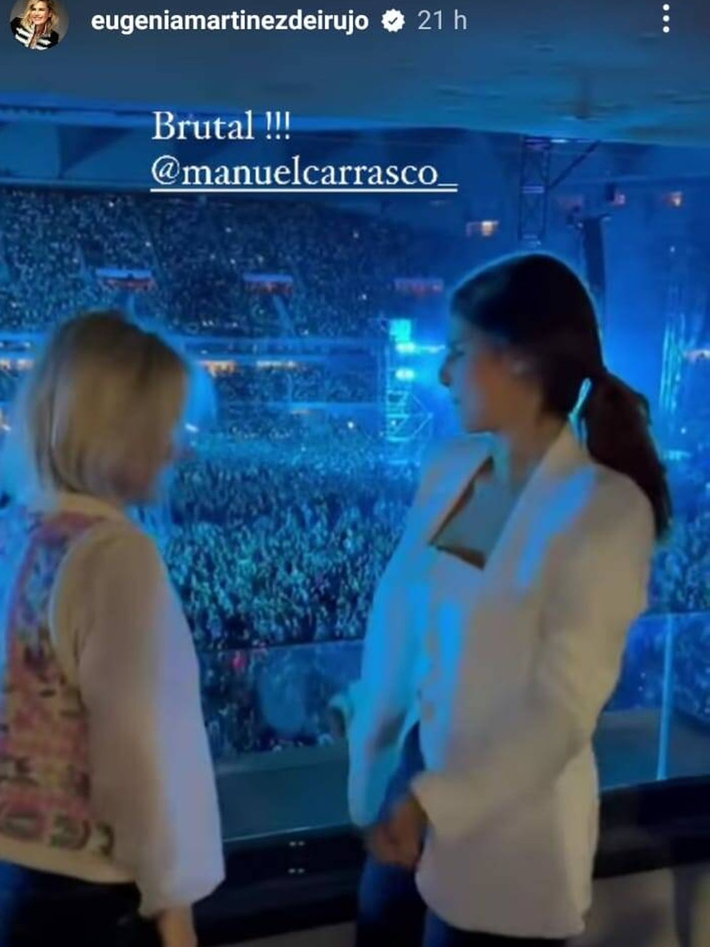 Tana Rivera, junto a su madre en un concierto de Manuel Carrasco. (Instagram/@eugeniamartinezdeirujo)