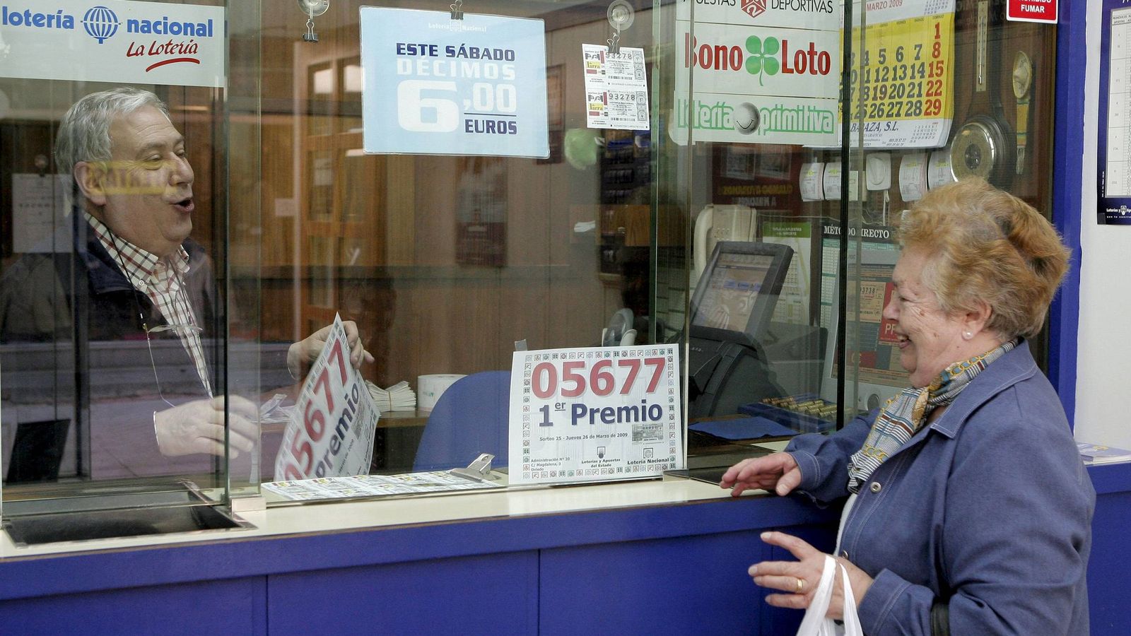 Foto: Una administración de lotería en Oviedo (EFE)
