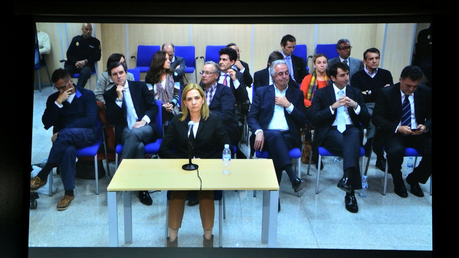 Foto: La infanta Cristina declara en Palma de Mallorca por el juicio del Caso Nóos. (EFE)