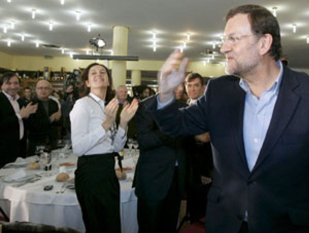 Foto: Rajoy califica de derecho de pernada las cacerías sin licencia de Bermejo