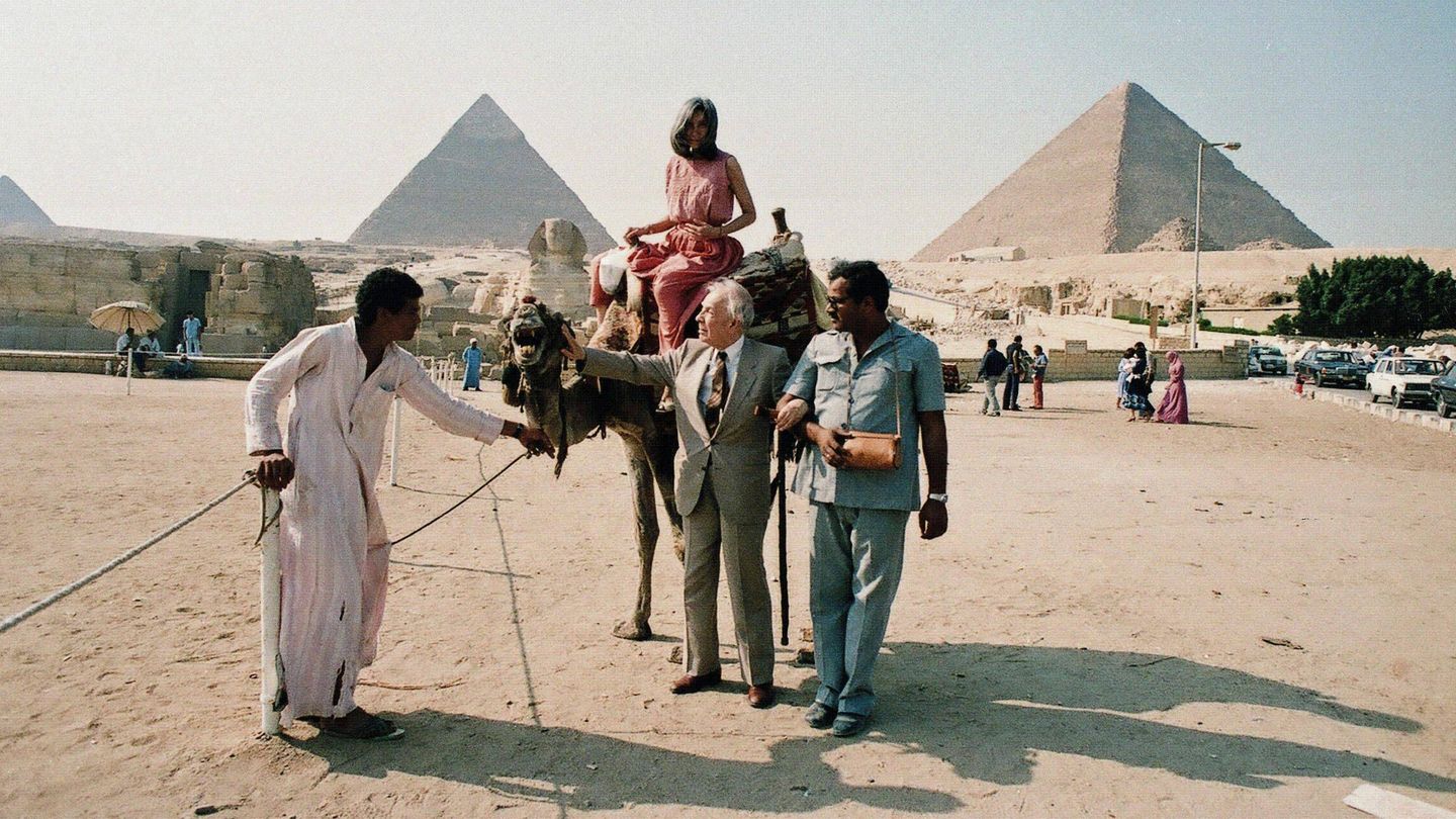 La pareja, durante un viaje a Egipto en 1984. (EFE)