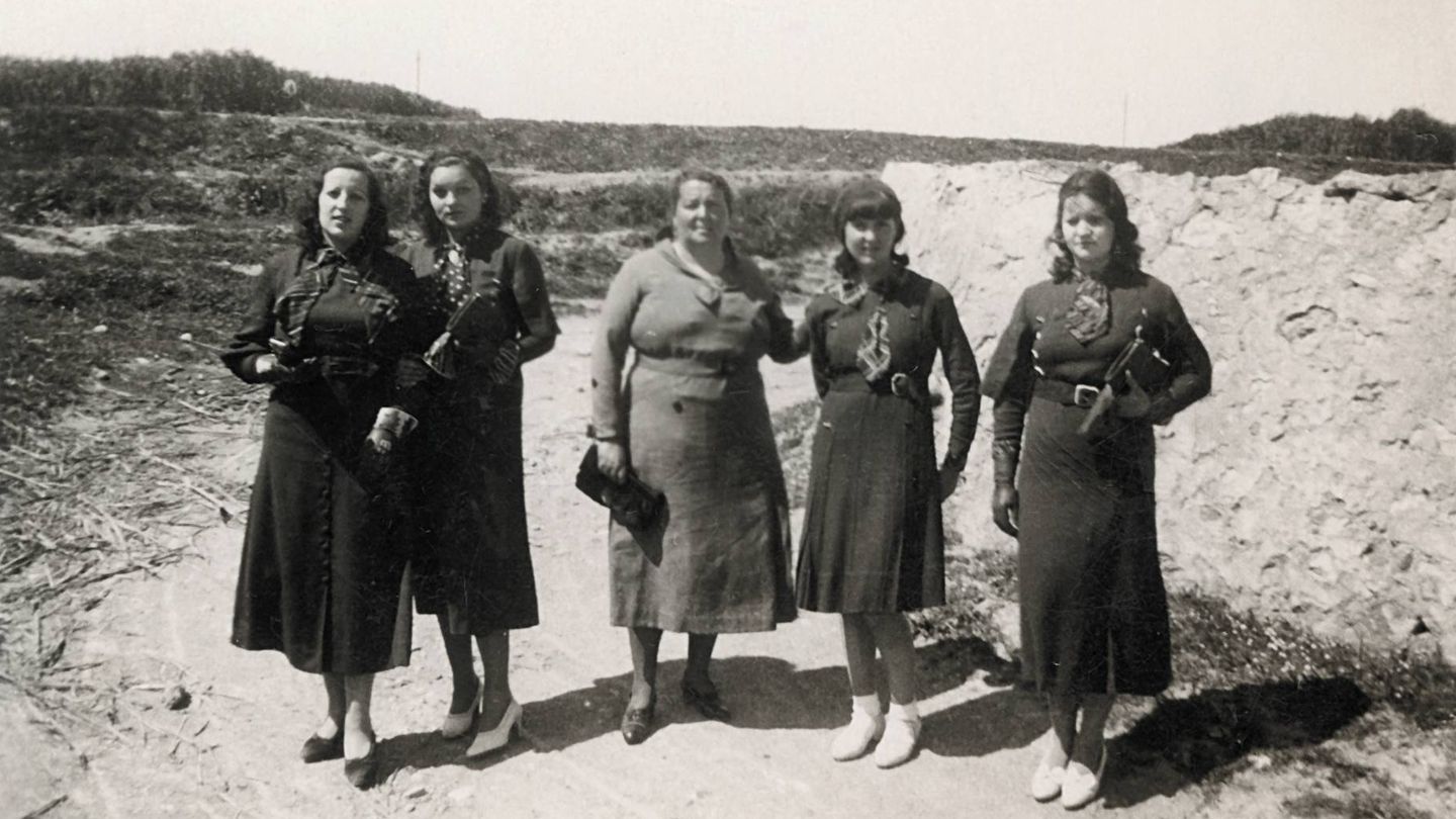 La familia en Anna (Valencia) en abril de 1934. (Espasa)