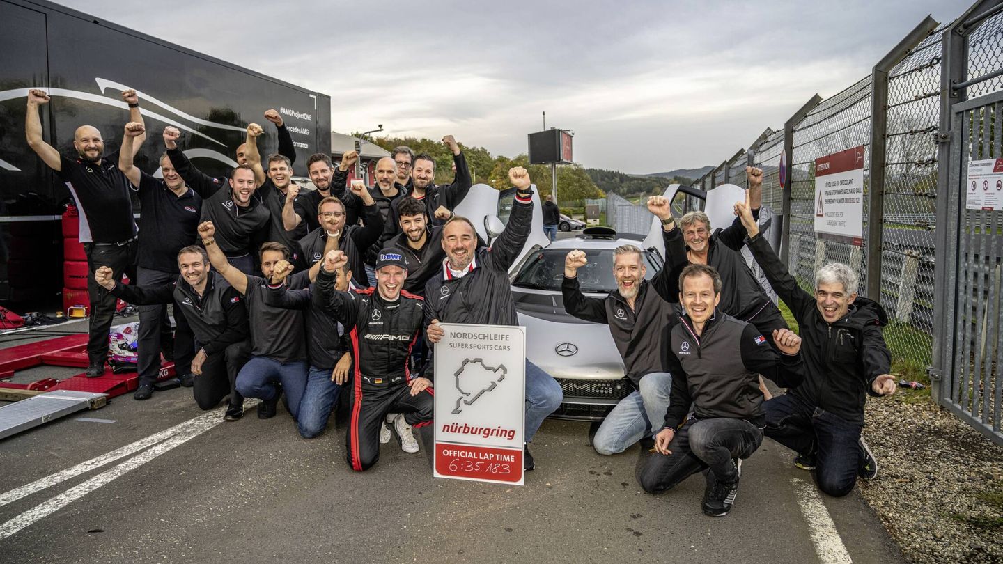 Engel, con todo el equipo de Mercedes-AMG desplazado a Nürburgring tras la certificación del récord.