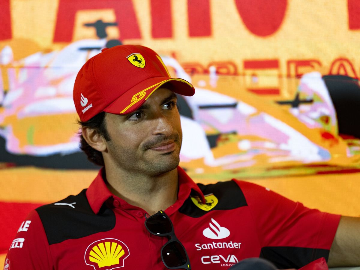 Foto: Carlos Sainz, en la rueda de prensa del Gran Premio de España. (EFE/Siu Wu)