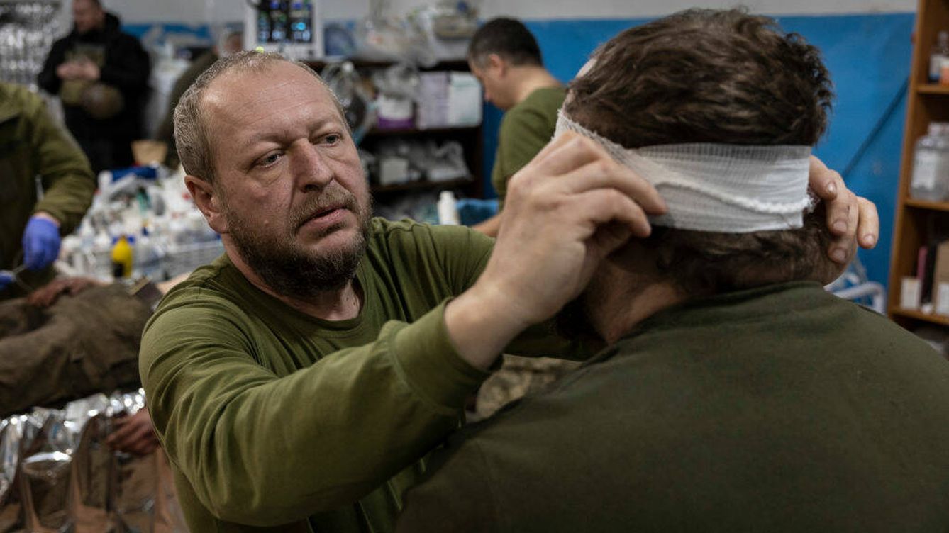 Foto:  Ucrania prepara un nuevo sistema de IA para ayudar en el triaje de heridos. (John Moore/Getty Images)