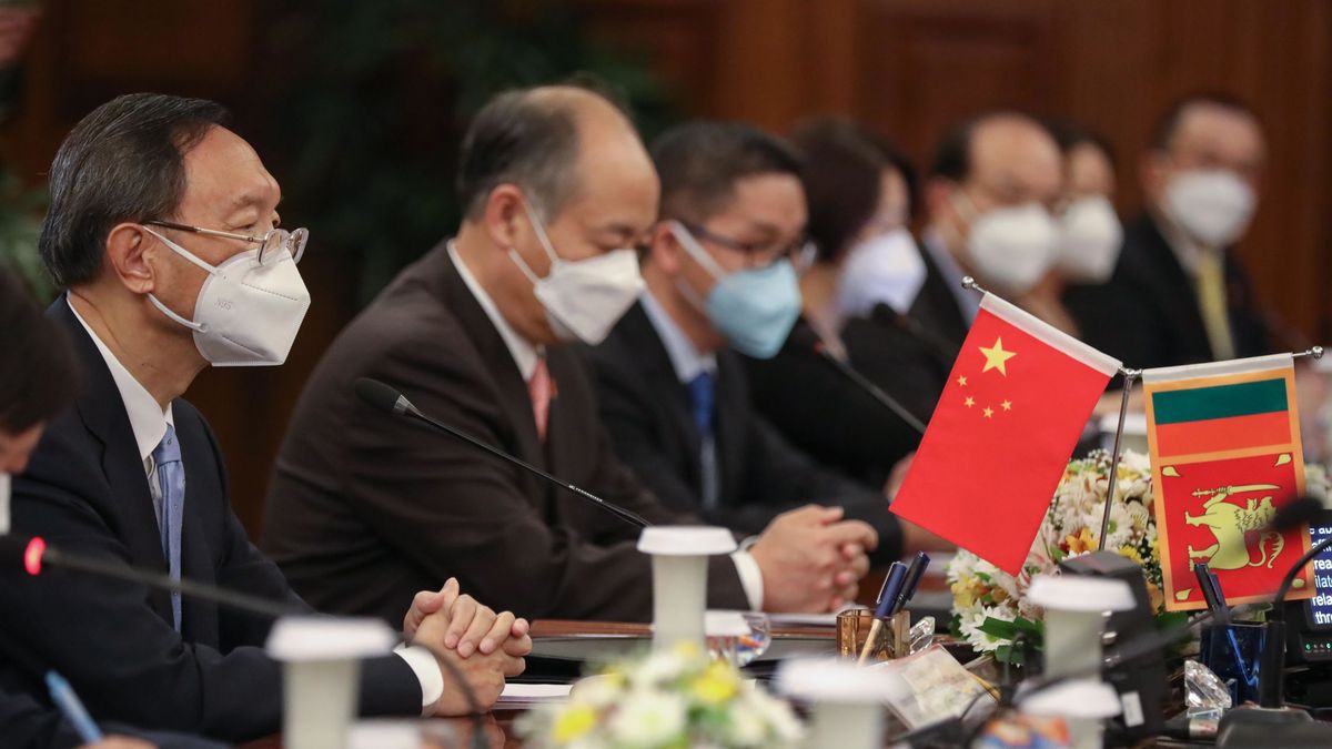 China pide a EEUU que no interfiera en sus  "asuntos internos" para poder retomar lazos
