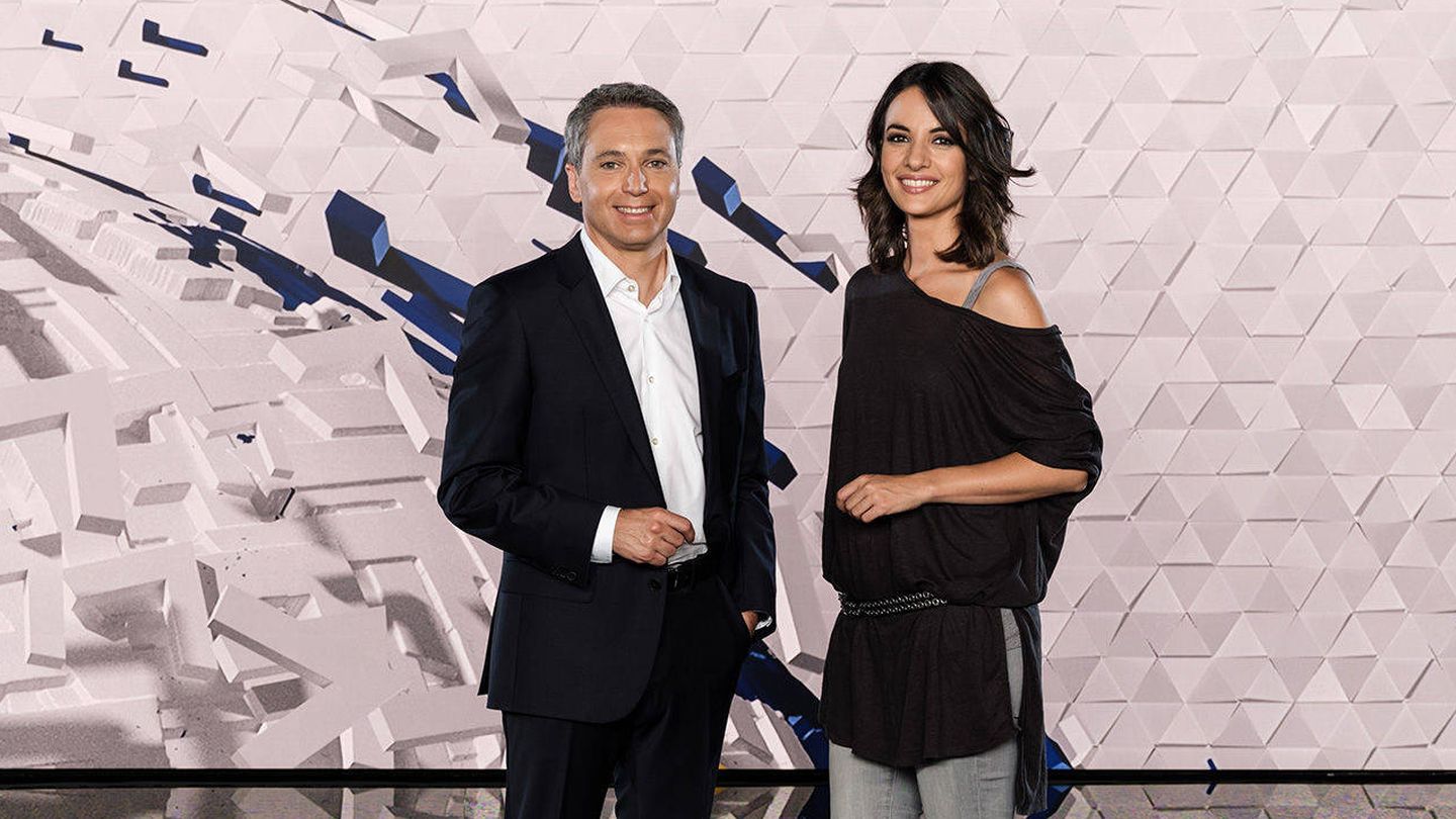 Vicente Vallés y Esther Vaquero, presentadores de 'A3N-2'. (Atresmedia)