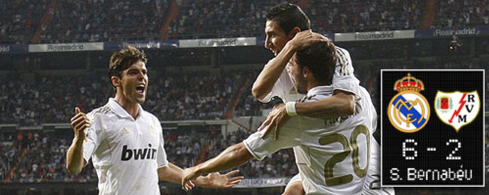 Foto: El Real Madrid sufre y escucha los silbidos del Bernabéu pero termina goleando al Rayo