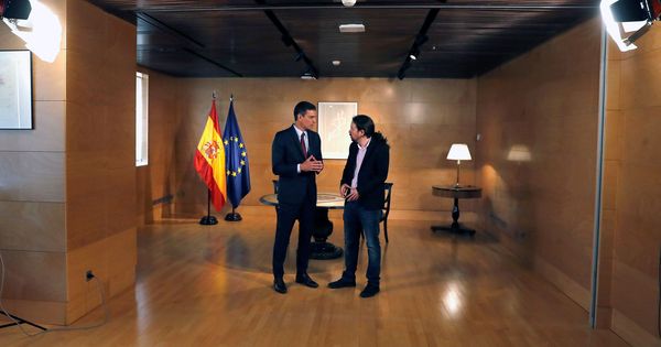 Foto: El presidente del gobierno Pedro Sánchez (i) y el líder de Podemos Pablo Iglesias, durante su última reunión en el Congreso. (EFE)