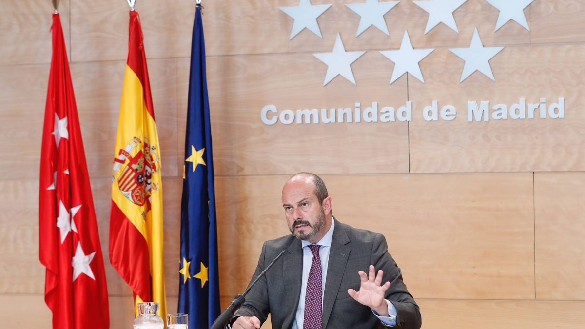 Madrid sube el sueldo a 200.000 empleados públicos un 1,5% en la nómina de julio