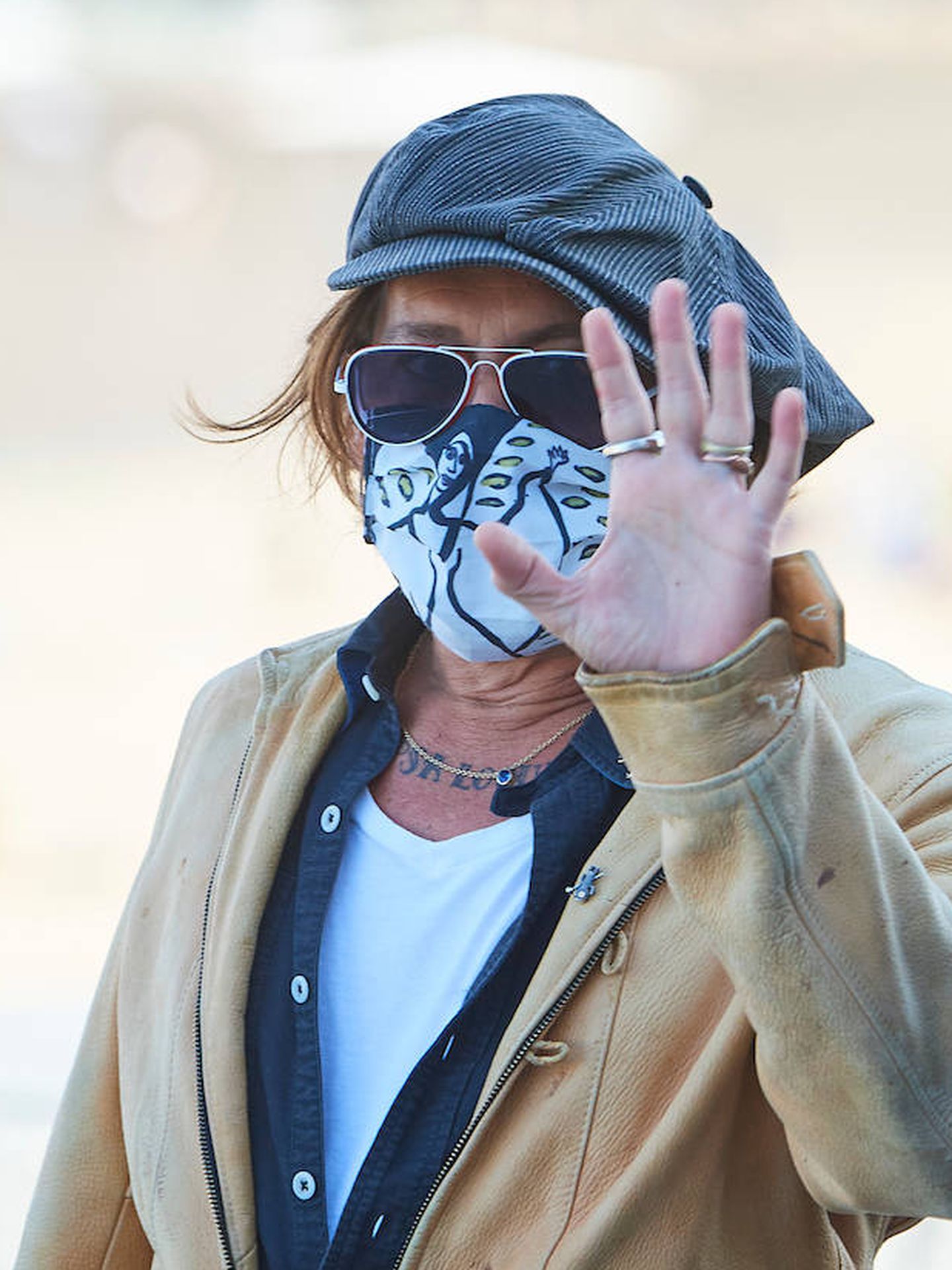 Johnny Depp saludando a los medios y al público de San Sebastián. (Limited Pictures)