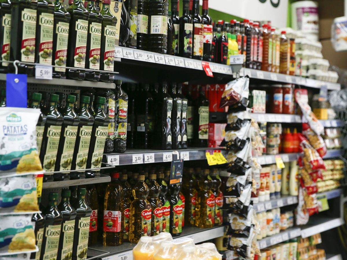 Foto: El precio de los alimentos se ha encarecido durante el último año un 12,9%. (EFE/Víctor Casado)