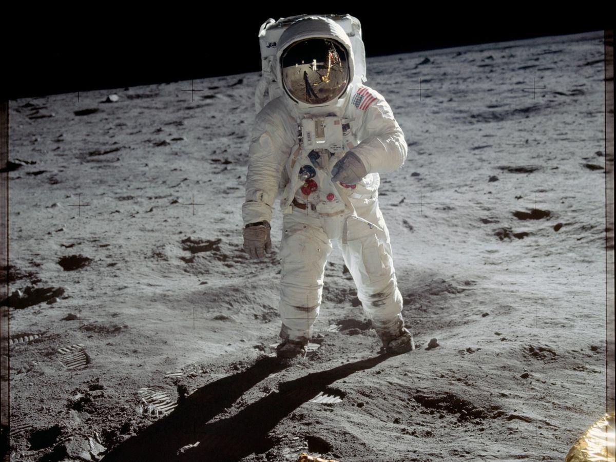Foto: Buzz Aldrin, mientras camina sobre la superficie de la luna durante el paseo lunar del Apollo 11 el 20 de julio de 1969. (EFE)