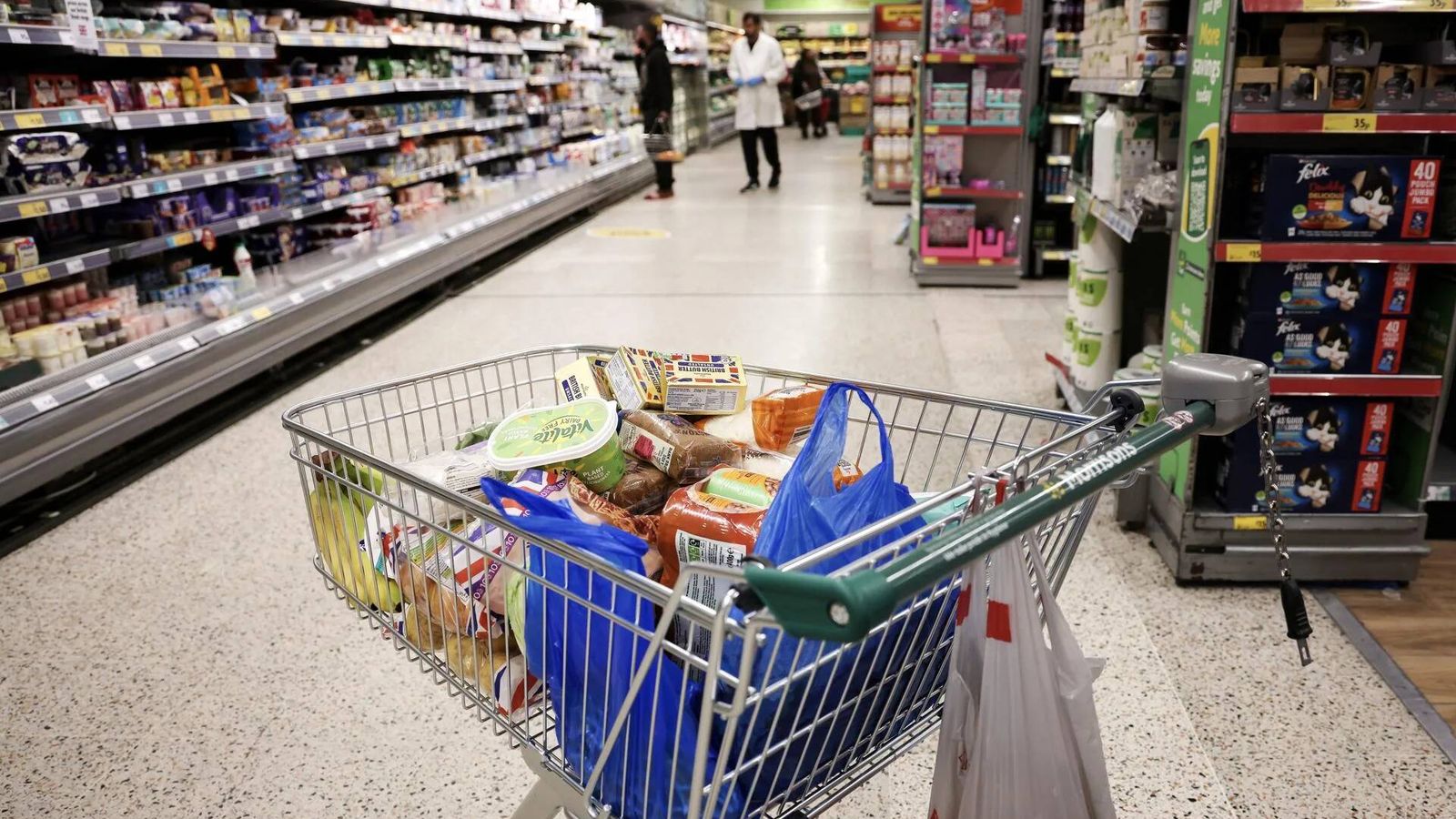La Tarjeta Monedero de hasta 220 euros al mes para la cesta de la compra: quién puede pedirla y requisitos