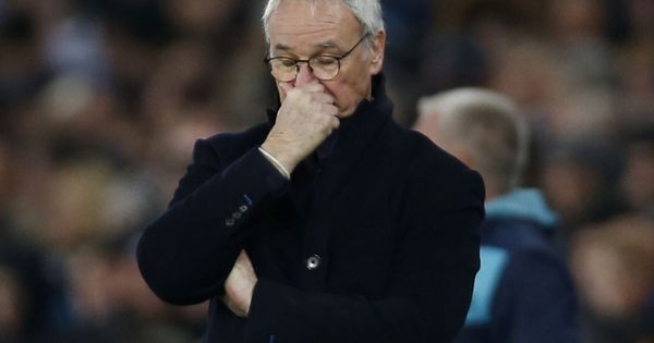 Foto: Claudio Ranieri vive un complicado momento en el Leicester City (Reuters)