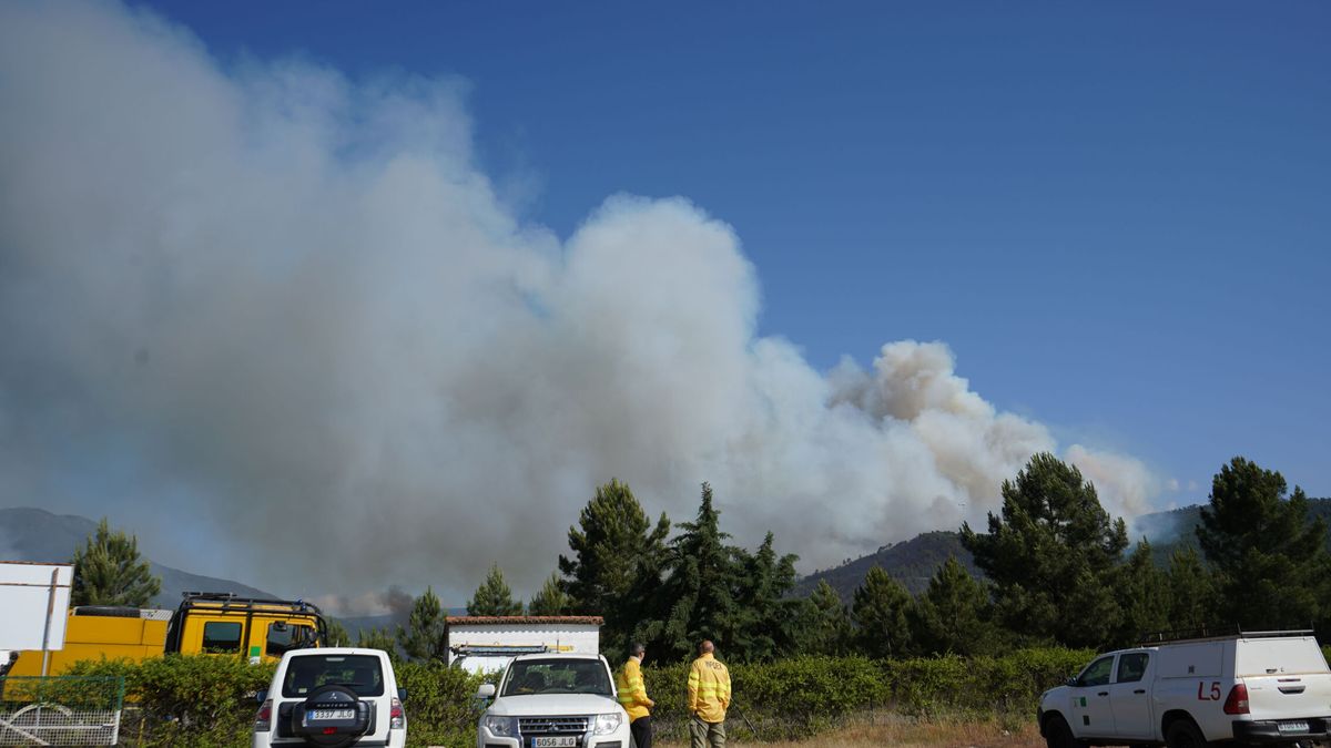El incendio en Las Hurdes y Gata (Cáceres) se mantiene estabilizado y en nivel 1