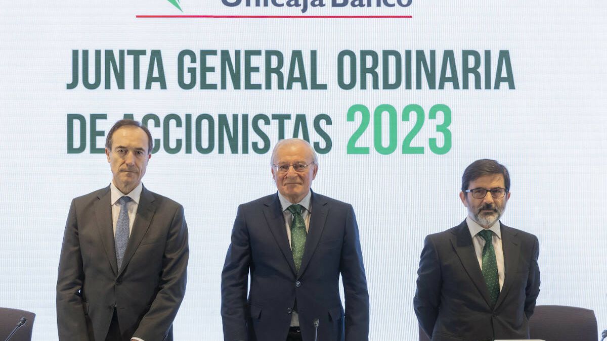 Unicaja prepara un consejo clave para la sucesión de su cúpula a mitad de abril