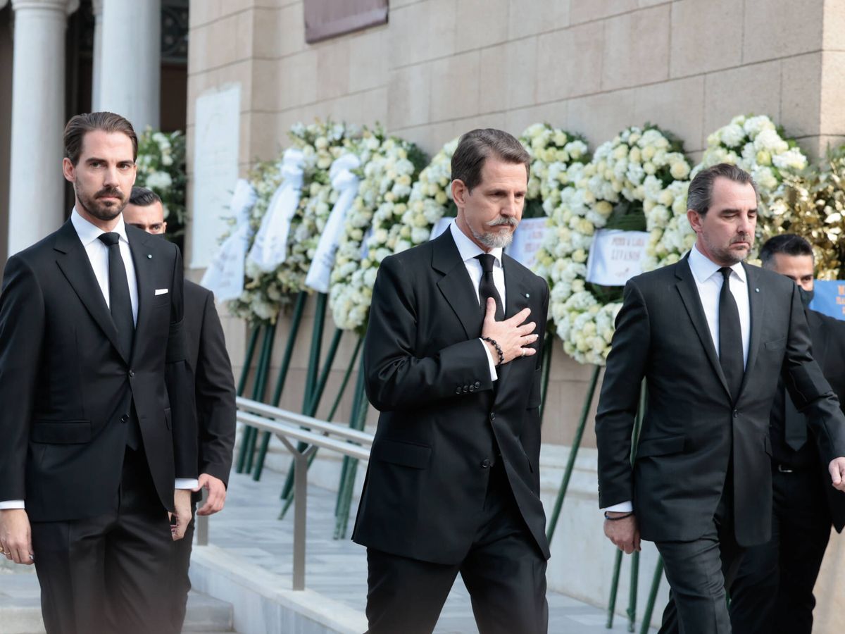 Foto: Pablo, Nicolás y Philippos de Grecia, en el funeral de su padre. (Gtres)