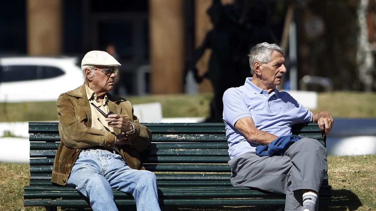 Más ancianos en la ciudad y menos jóvenes en el pueblo: así cambia España desde 2000