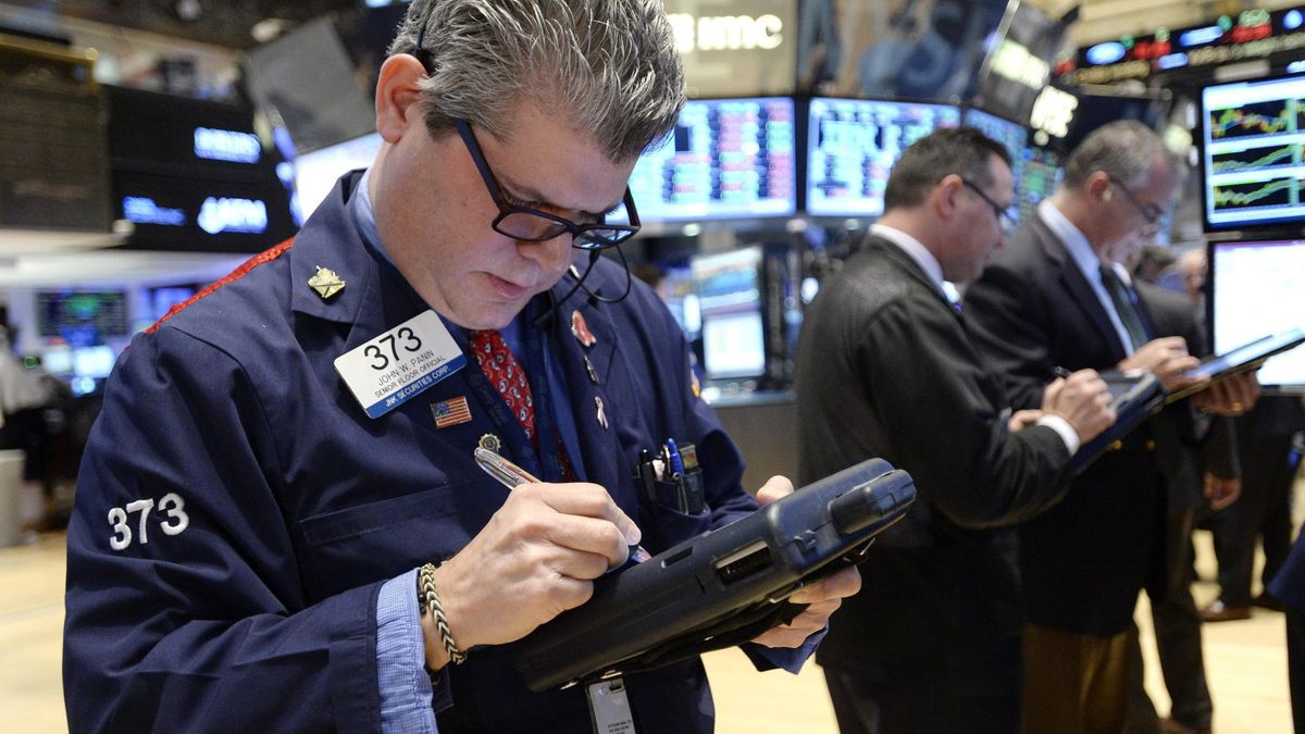 La volatilidad se ceba con Wall Street y deja a los índices teñidos de rojo de nuevo