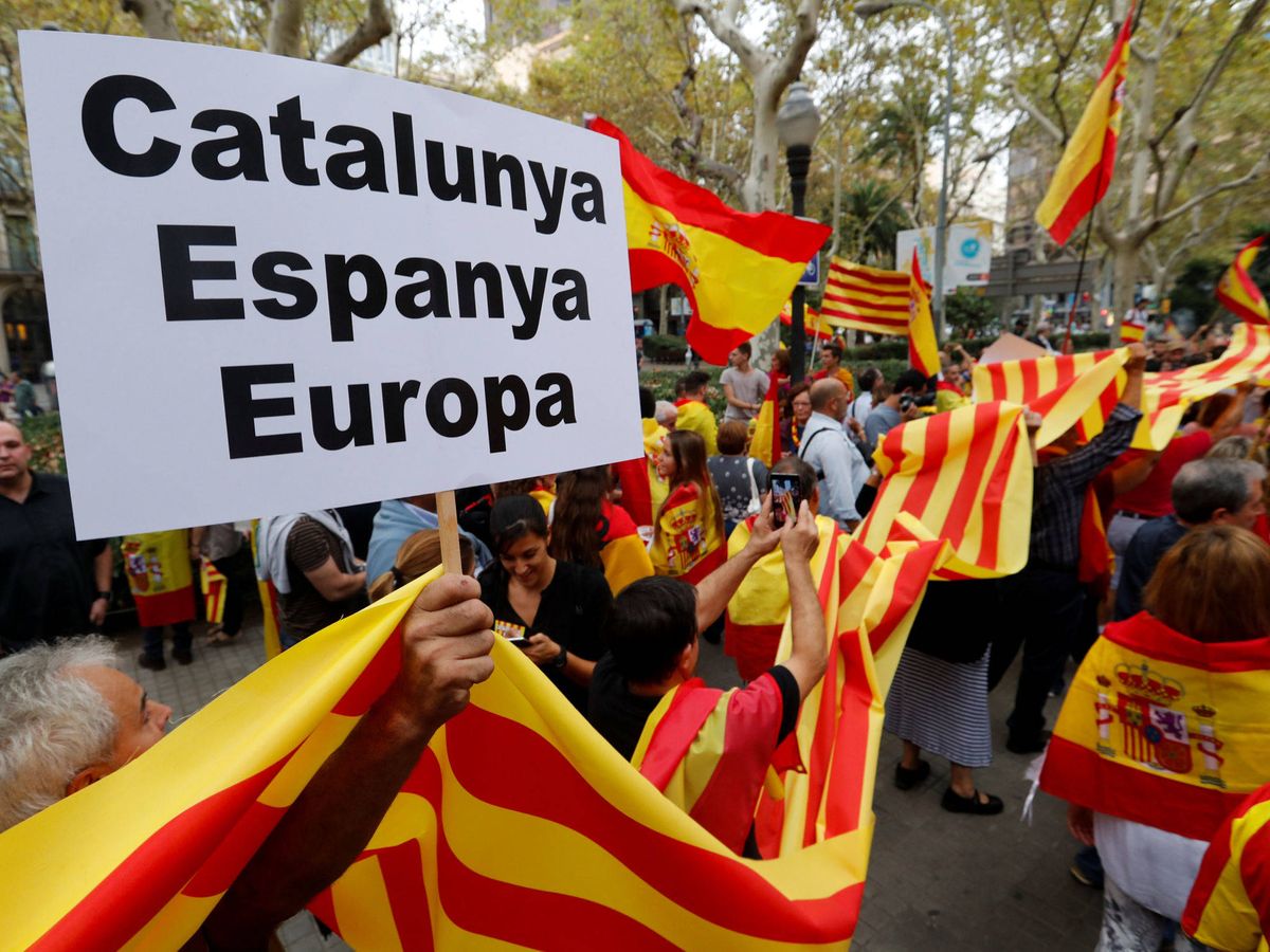 Foto: Manifestación a favor de la unidad de España en Barcelona, el 30 de septiembre de 2017. (Reuters)