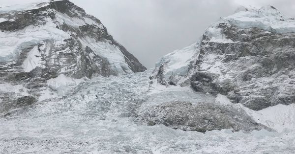 Foto: Semblante de la traicionera cascada de Khumbu, entre el Campo Base del Everest y el C1